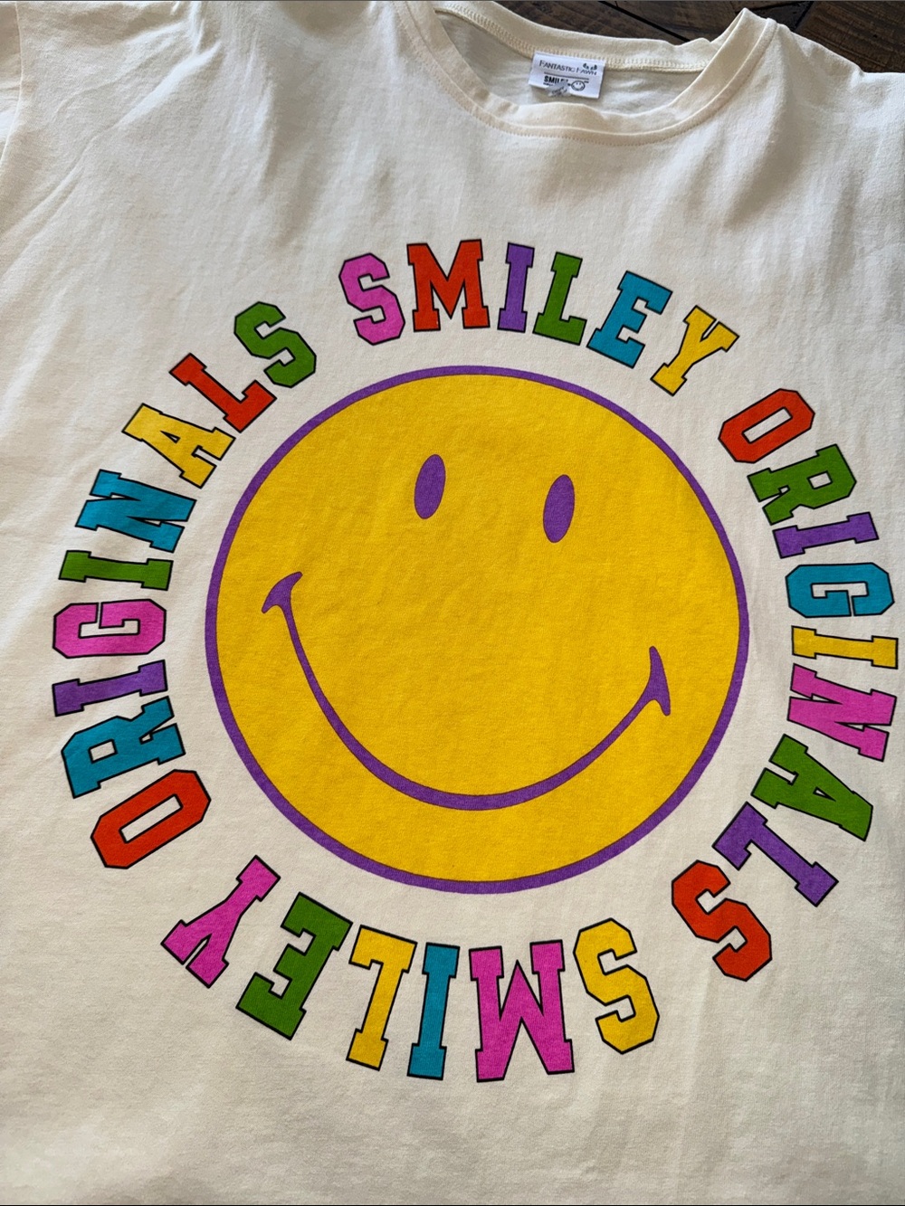 FANTASTIC FAWN Women's Original Smiley Cream Graphic Tee  Size Medium Oversized